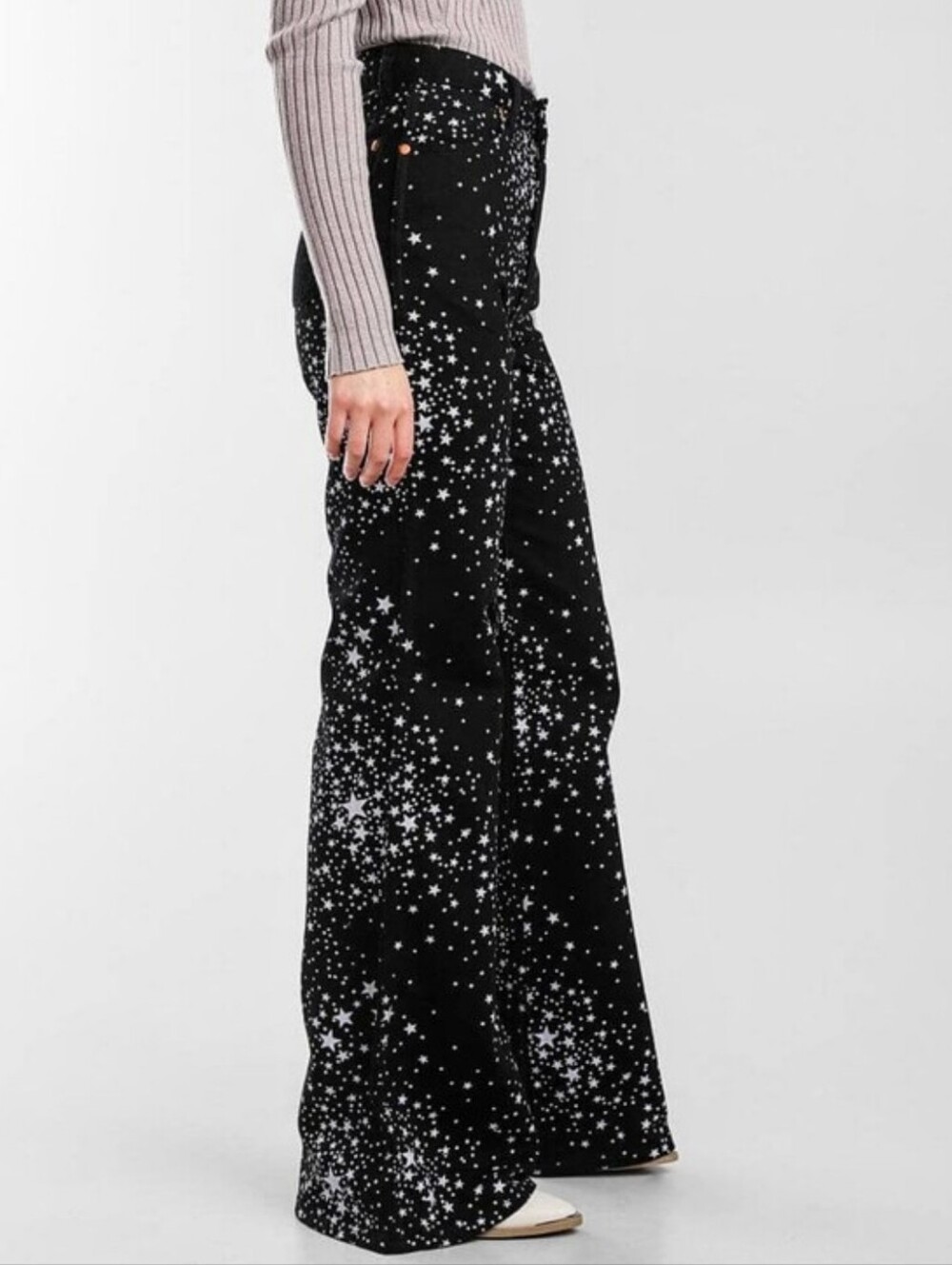 🆕⭐ WRANGLER "WANDERER" BLACK FLARE WIDE HIGH RISE JEANS WITH WHITE STARS⭐ - Picture 5 of 15